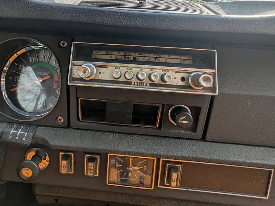 Image 25/31 of Citroën D Spécial (1974)