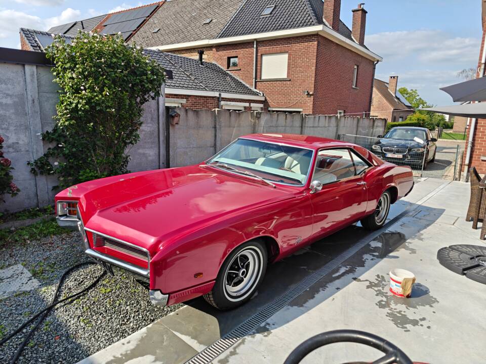 Image 2/17 de Buick Riviera Coupe (1967)