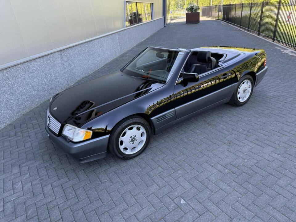 Image 4/46 of Mercedes-Benz SL 320 (1995)