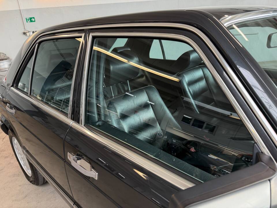 Bild 46/46 von Mercedes-Benz 300 SE (1990)