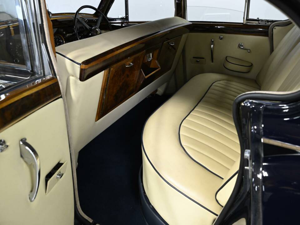 Image 26/50 of Jaguar Mk VIII (1958)
