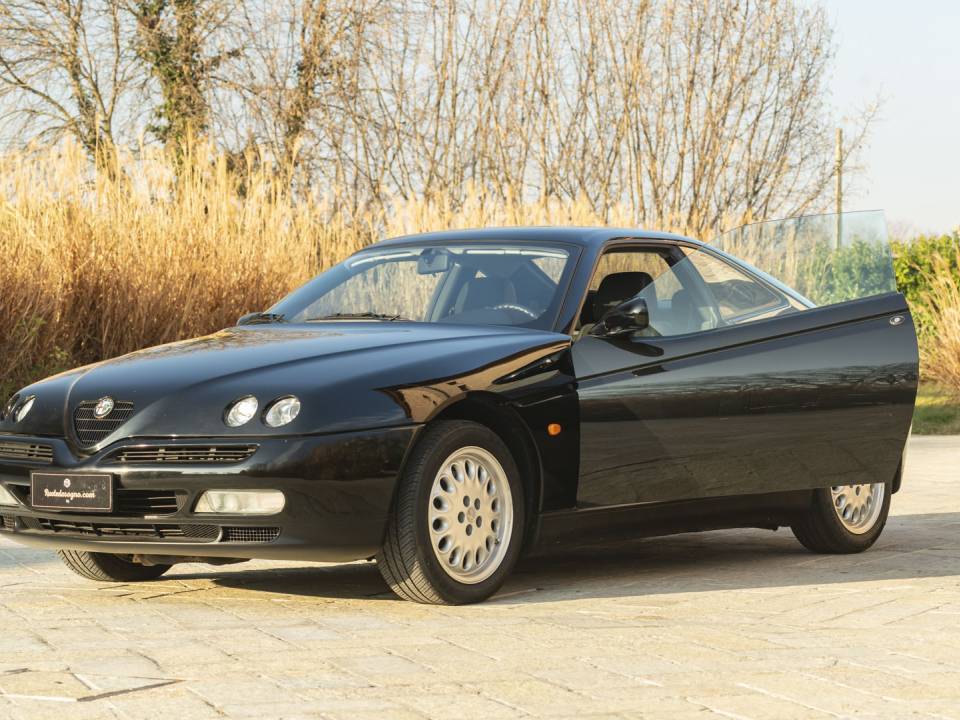 Image 7/34 de Alfa Romeo GTV 2.0 V6 Turbo (1996)
