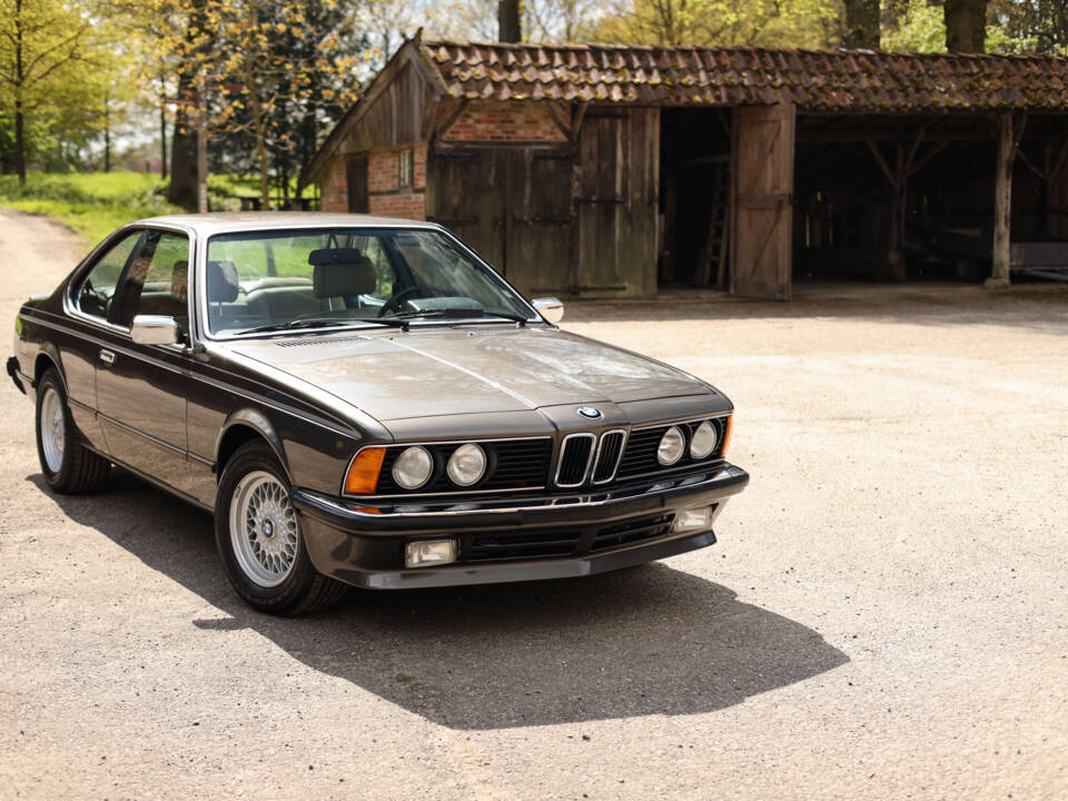 Immagine 2/60 di BMW 635 CSi (1980)