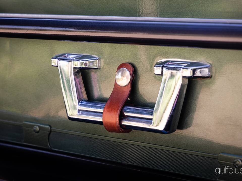 Image 17/70 of Jaguar XKR (2004)