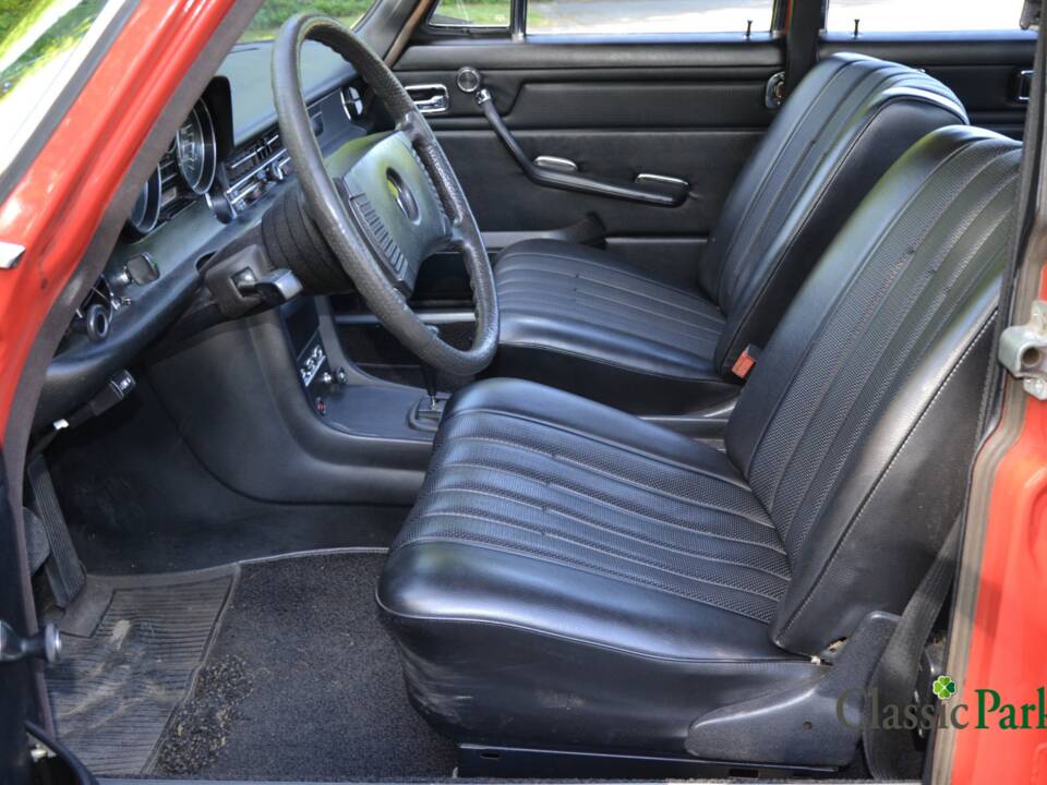 Bild 10/50 von Mercedes-Benz 230/6 (1973)