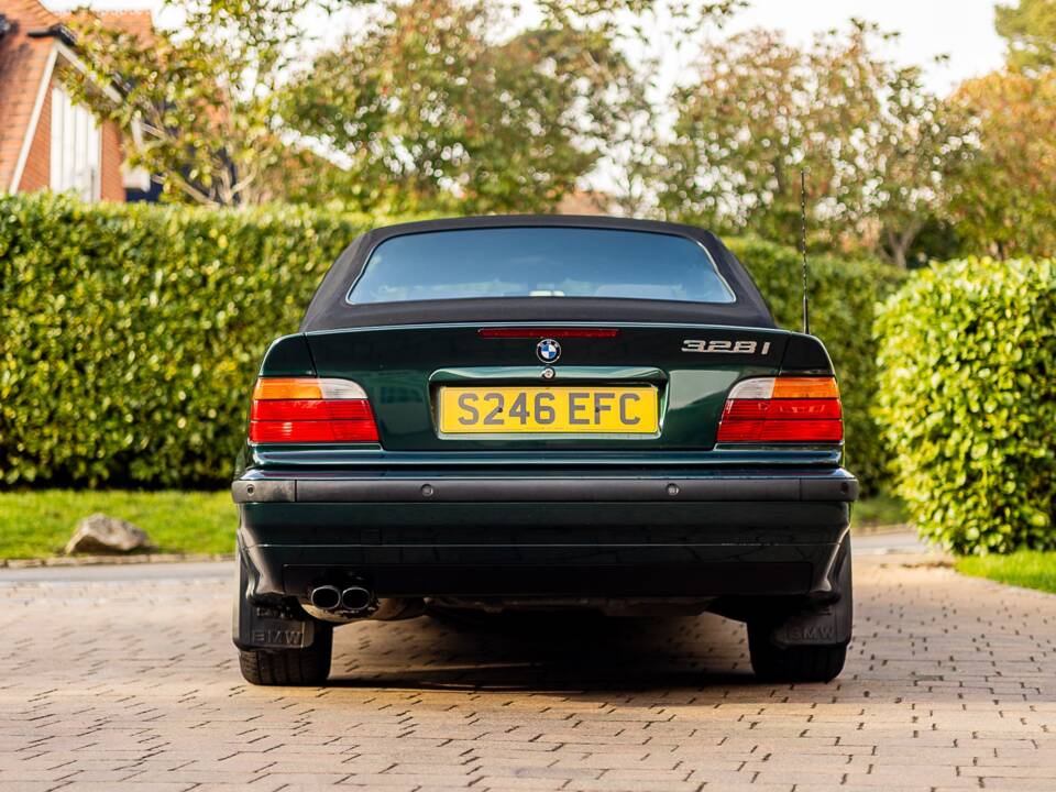 Image 10/49 of BMW 328i (1998)