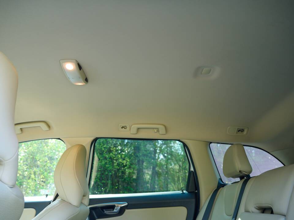 Image 28/50 of Volvo XC60 T5 (2013)