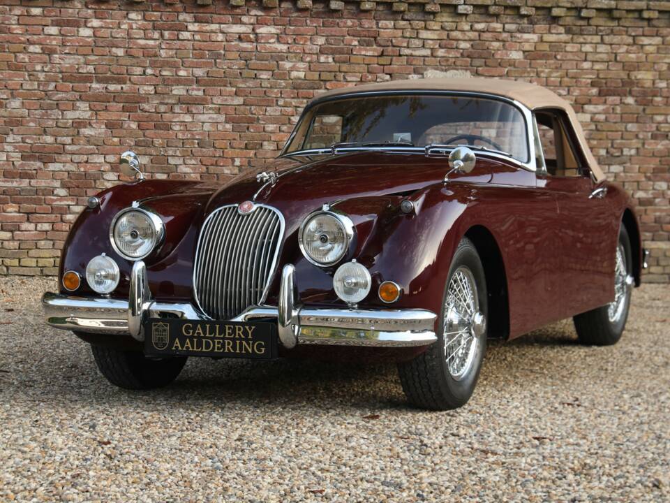 Immagine 8/50 di Jaguar XK 150 SE DHC (1958)