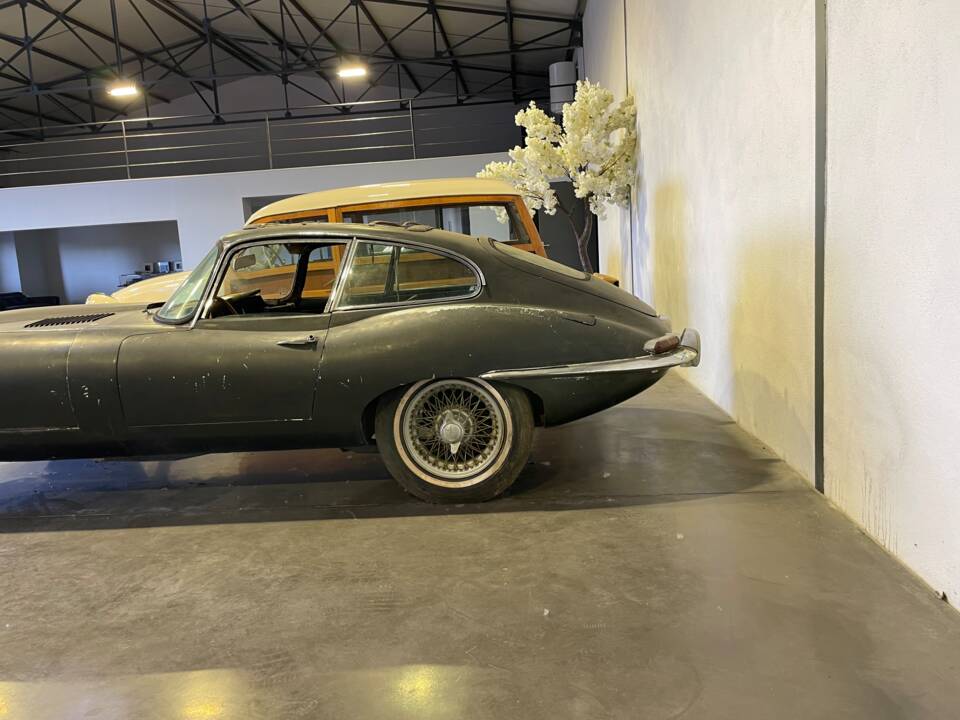 Image 8/15 of Jaguar E-Type 3.8 (1963)