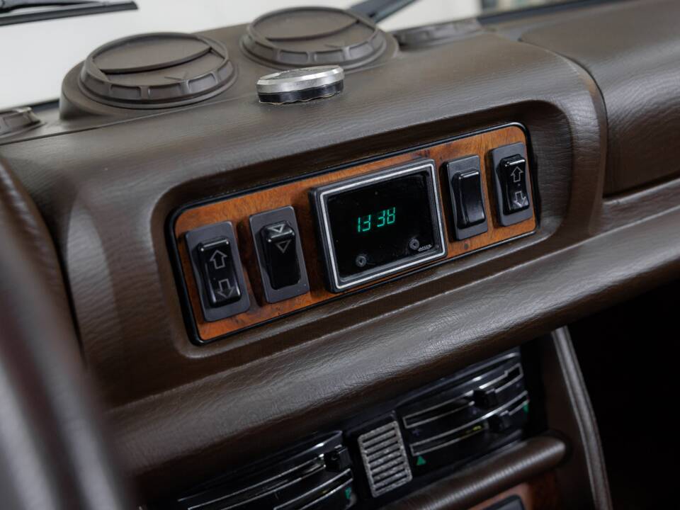 Image 10/24 de Peugeot 504 Coupé (1981)