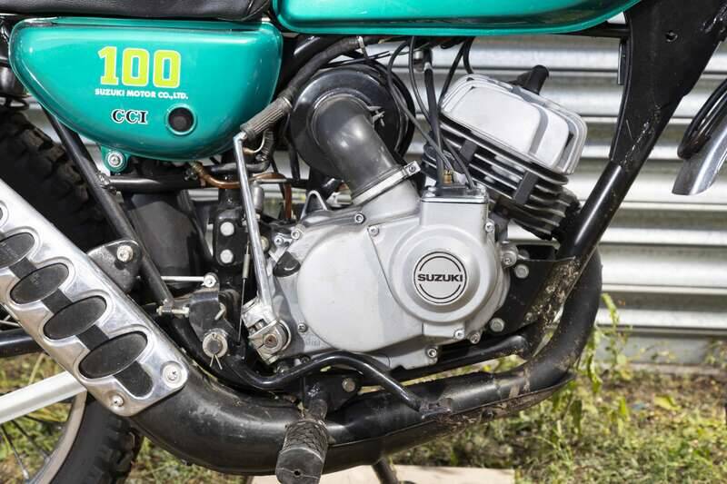 Image 3/15 of Suzuki DUMMY (1974)