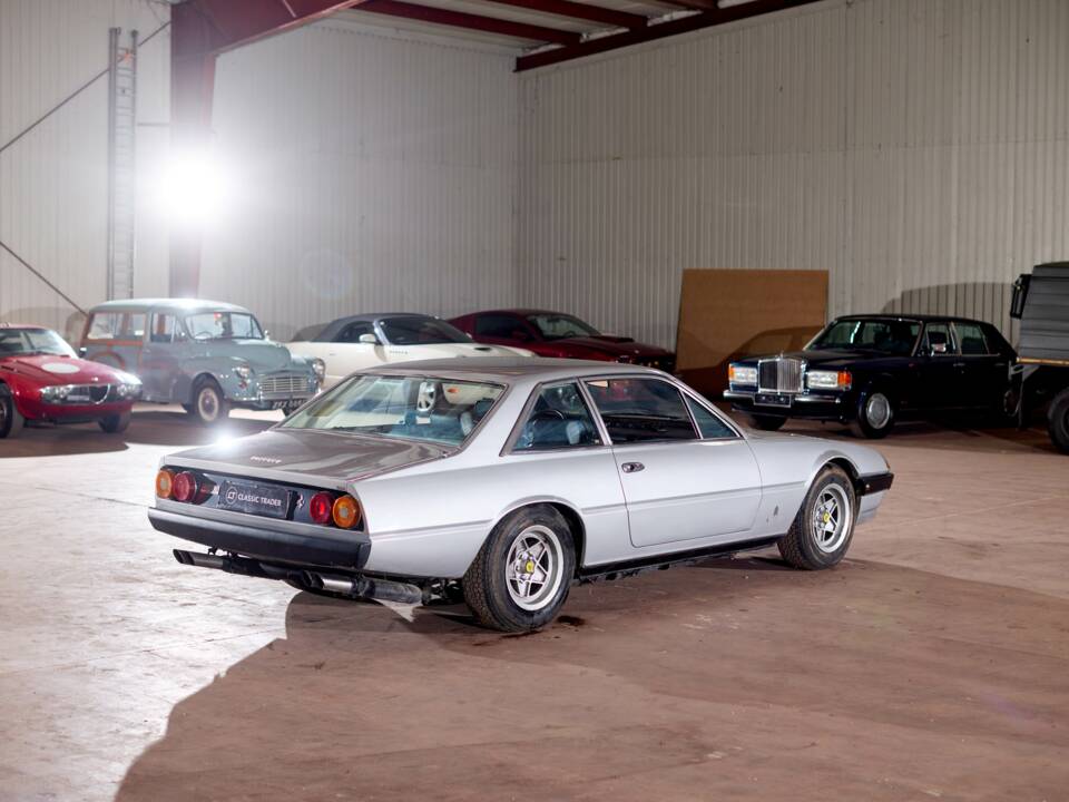 Image 4/23 de Ferrari 400 GT (1979)