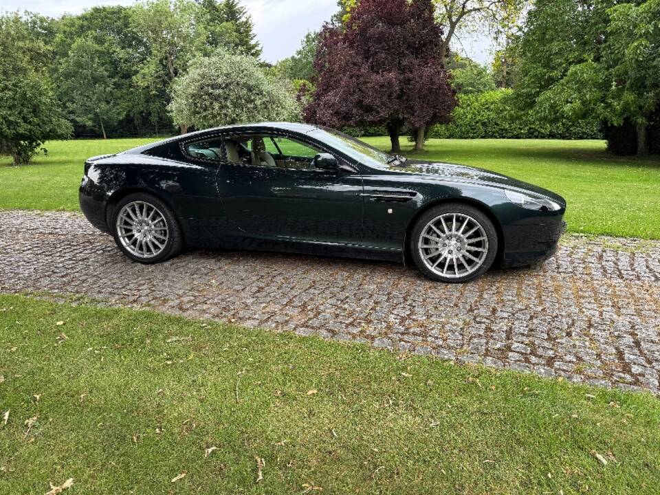 Image 6/43 of Aston Martin DB 9 (2008)