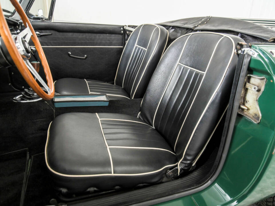Image 28/50 de MG MGB (1967)