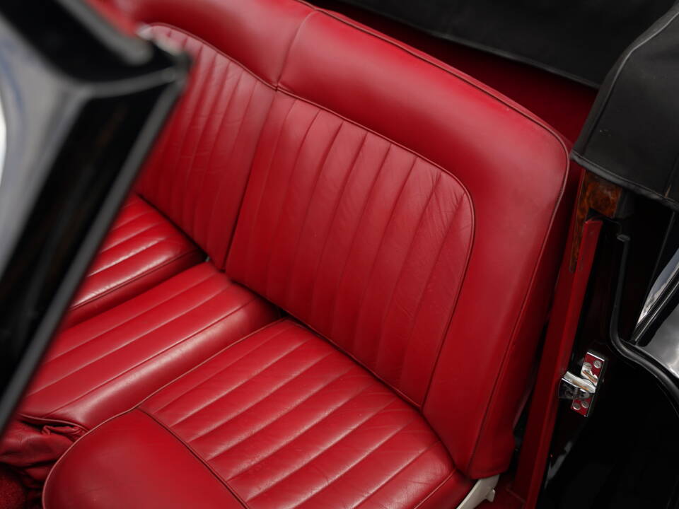 Image 18/50 of Jaguar XK 140 DHC (1956)