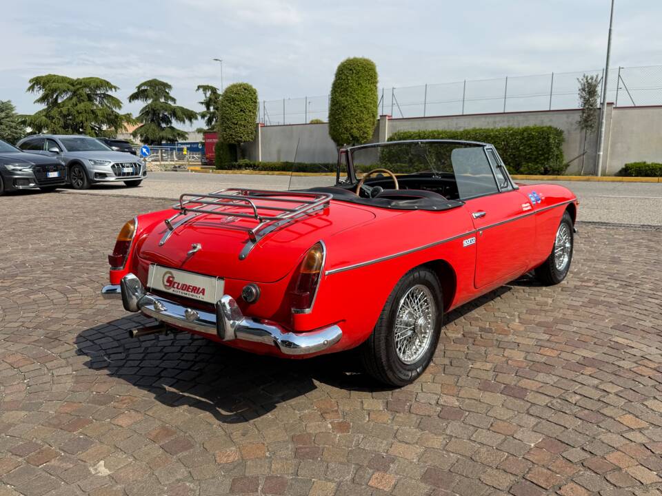 Image 6/20 of MG MGB (1969)