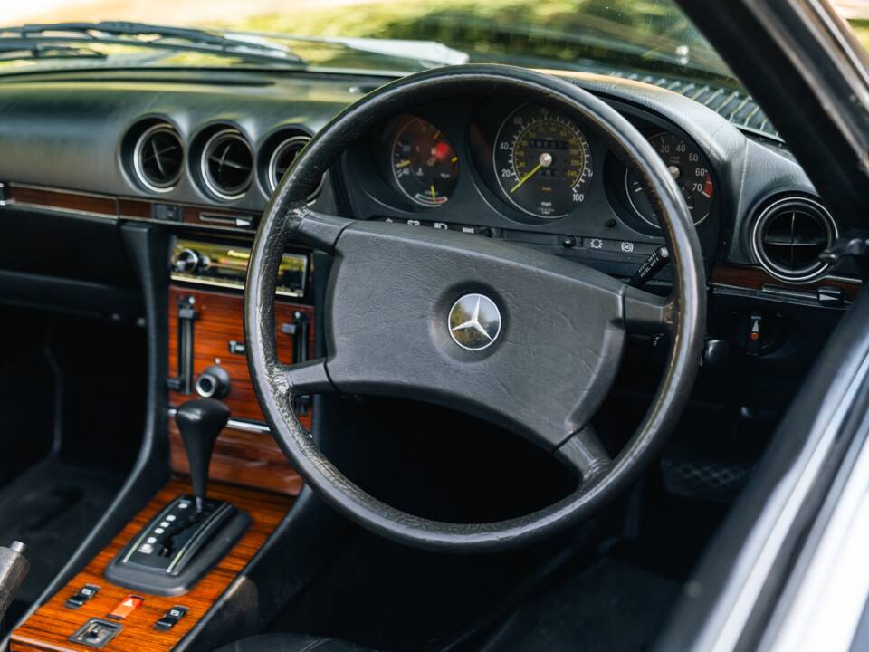 Image 18/30 de Mercedes-Benz 500 SL (1983)
