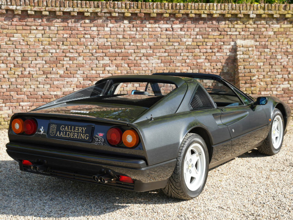 Image 9/50 of Ferrari 328 GTS (1987)