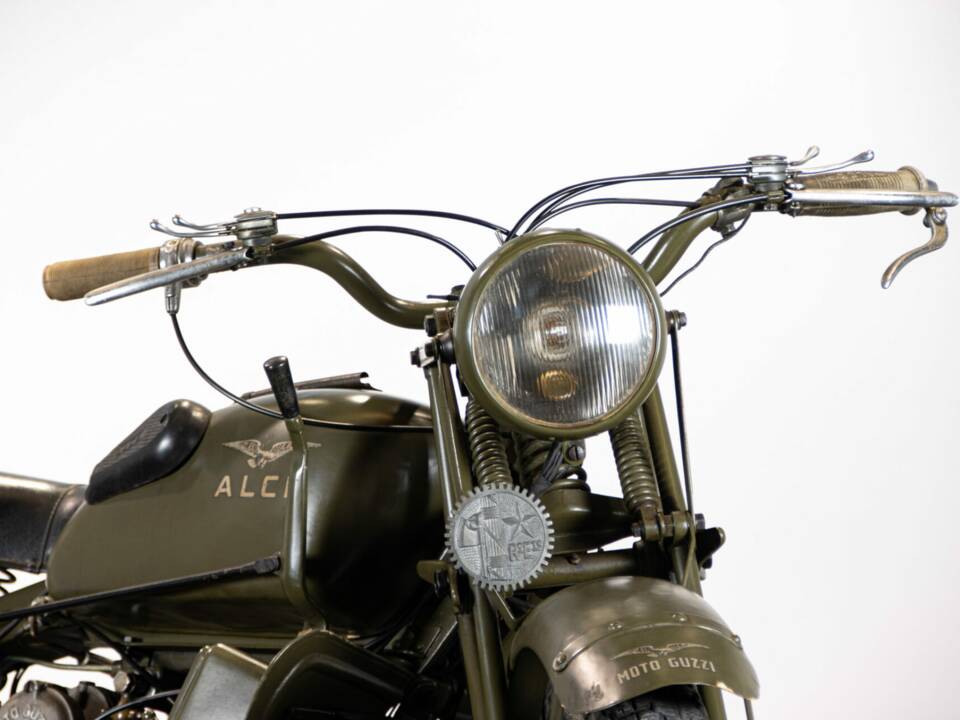 Bild 36/50 von Moto Guzzi DUMMY (1943)