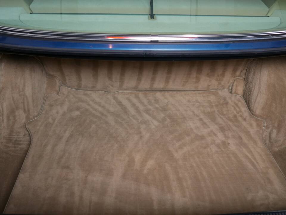 Image 41/41 of Mercedes-Benz 560 SEC (1990)