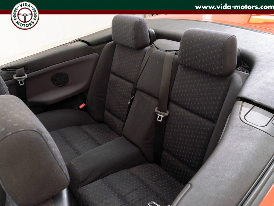 Immagine 11/20 di BMW 318i (1994)
