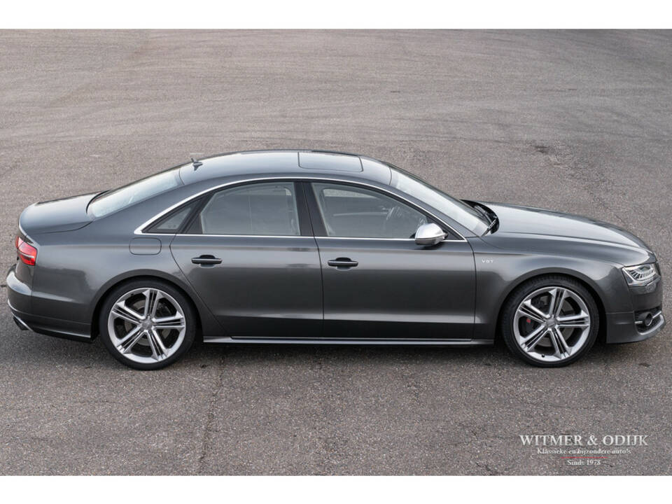 Image 9/36 de Audi S8 4.0 TFSI (2016)