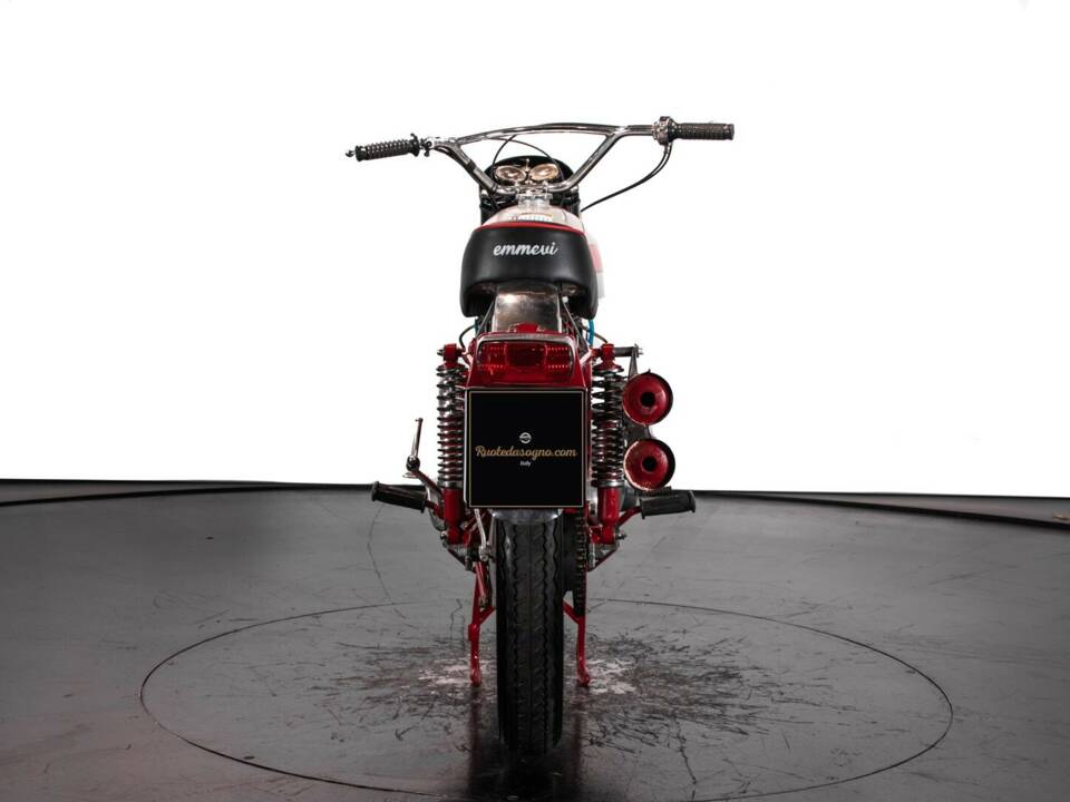 Image 2/34 of MV Agusta 250 Bicilindrica (1970)