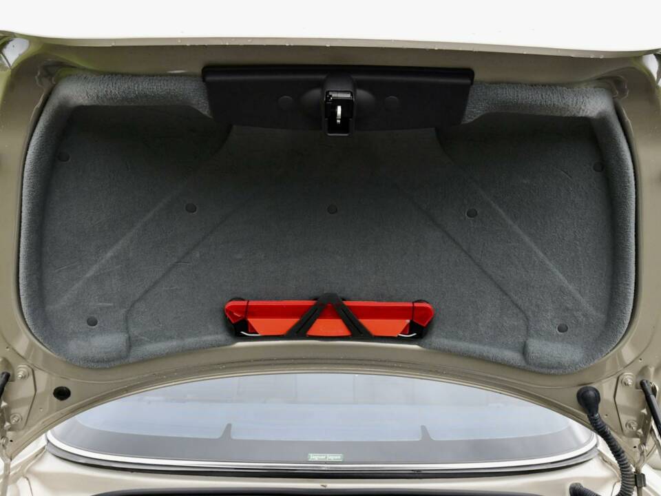 Afbeelding 21/50 van Jaguar XJ 8 4.2 (2003)