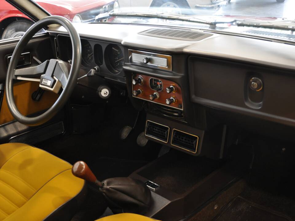 Image 27/37 of Lancia Beta HPE 1600 (1975)