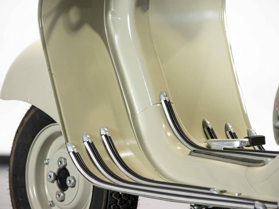 Bild 18/50 von Piaggio Vespa 150 "Struzzo" VL (1955)