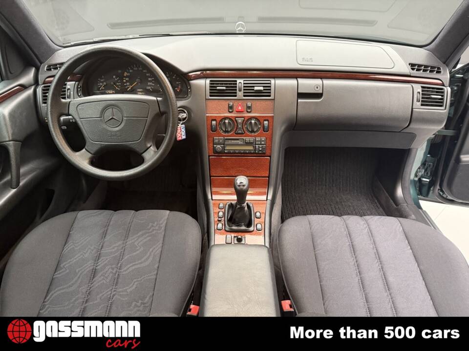 Imagen 10/15 de Mercedes-Benz E 220 Diesel (1997)