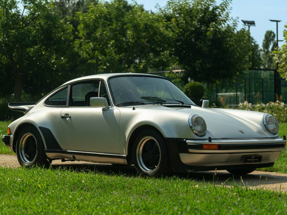 Imagen 2/50 de Porsche 911 Turbo 3.0 (1975)