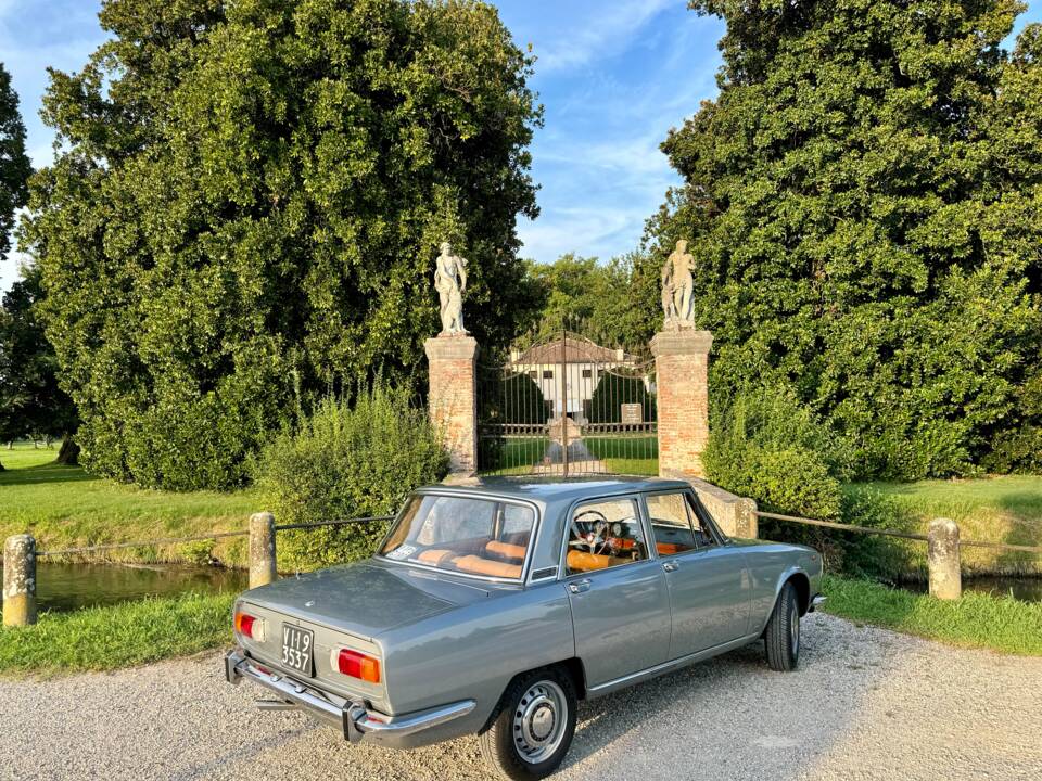 Imagen 11/25 de Alfa Romeo 1750 Berlina (1970)