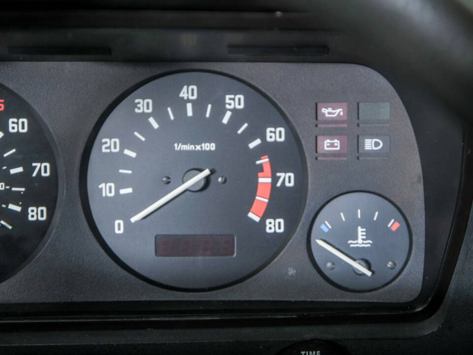 Bild 21/50 von BMW 320i (1981)