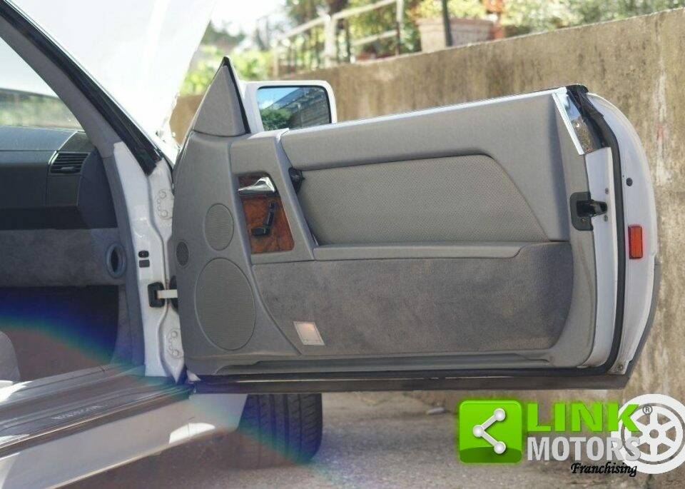 Imagen 17/50 de Mercedes-Benz 300 SL-24 (1989)