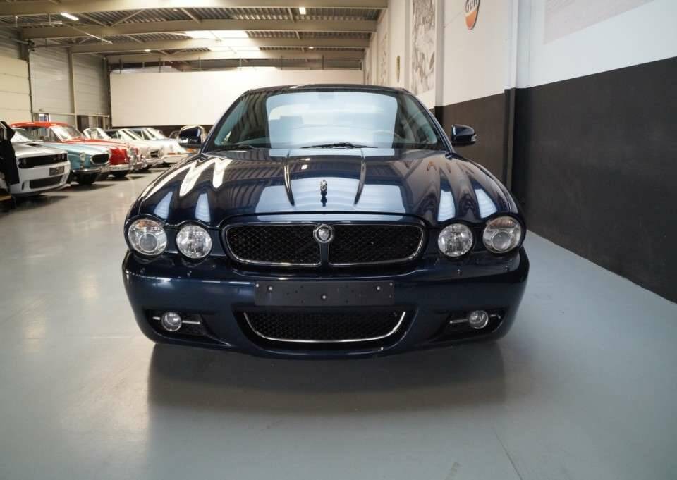 Bild 25/50 von Jaguar XJ 8 4.2 (2008)