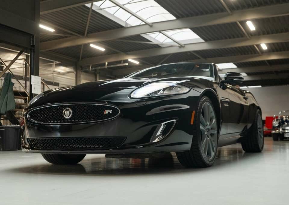 Image 30/50 of Jaguar XKR (2013)