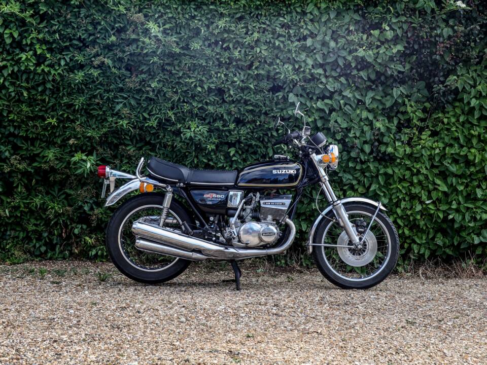 Image 7/25 of Suzuki GT 550 II (1976)