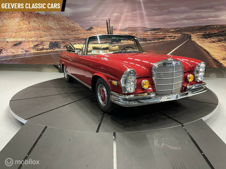 Image 39/40 of Mercedes-Benz 280 SE (1969)