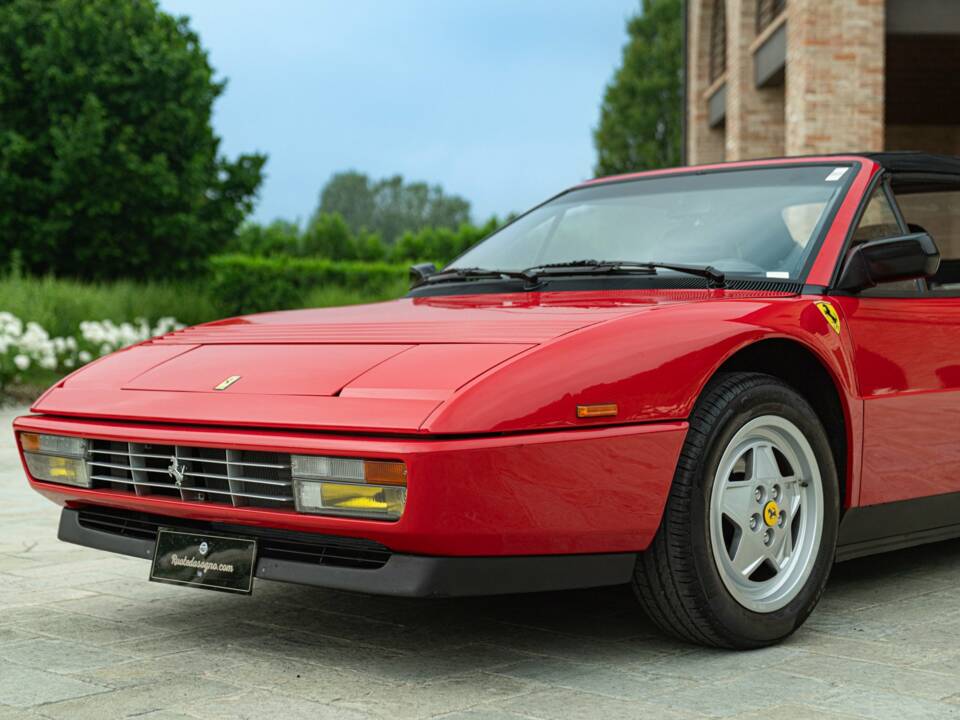 Image 40/50 of Ferrari Mondial T (1991)