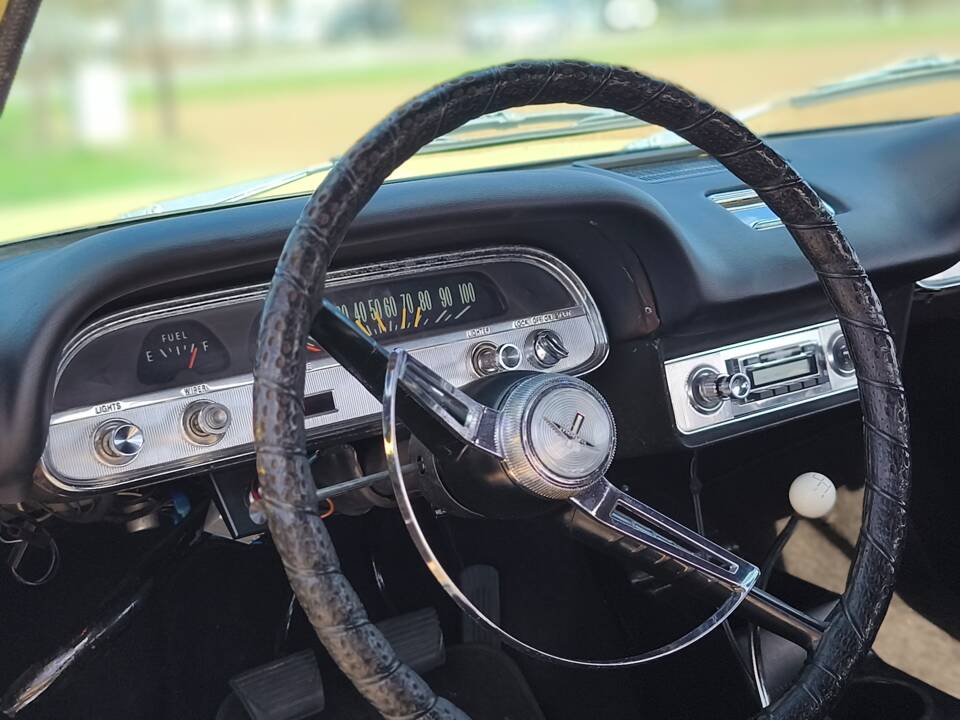 Bild 12/18 von Chevrolet Corvair Monza Convertible (1964)