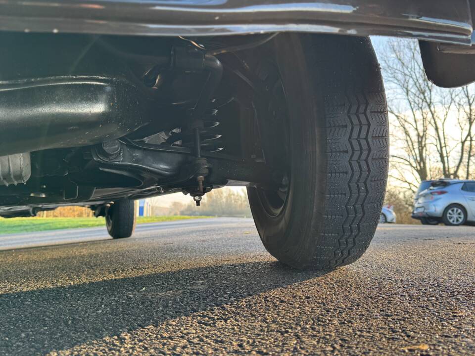 Image 32/43 of Mercedes-Benz 220 S (1956)