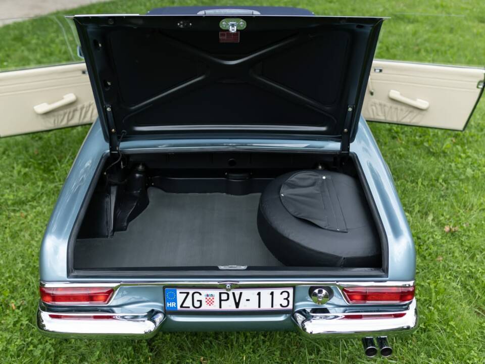 Image 15/16 of Mercedes-Benz 280 SL (1968)