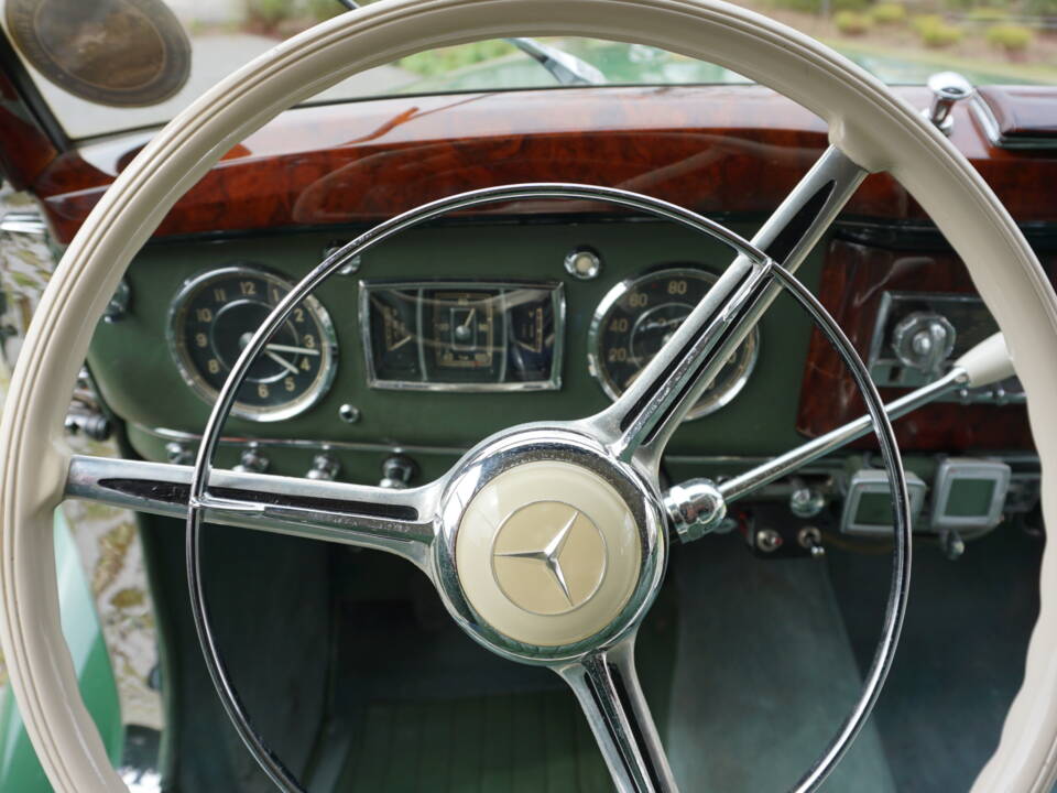 Image 18/32 of Mercedes-Benz 220 Cabriolet A (1953)