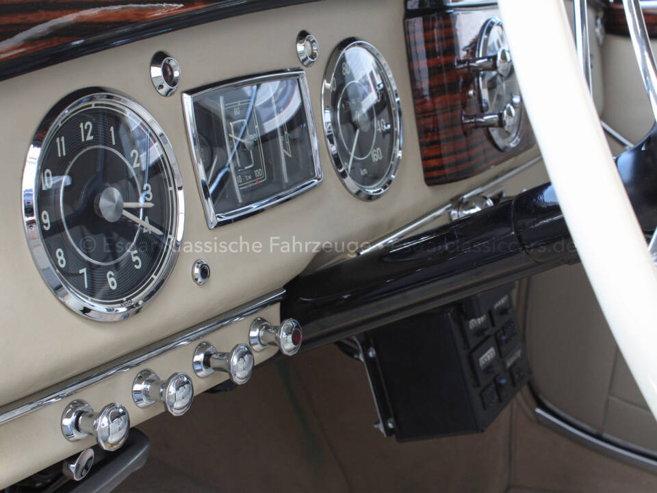 Image 7/38 de Mercedes-Benz 220 Cabriolet A (1955)