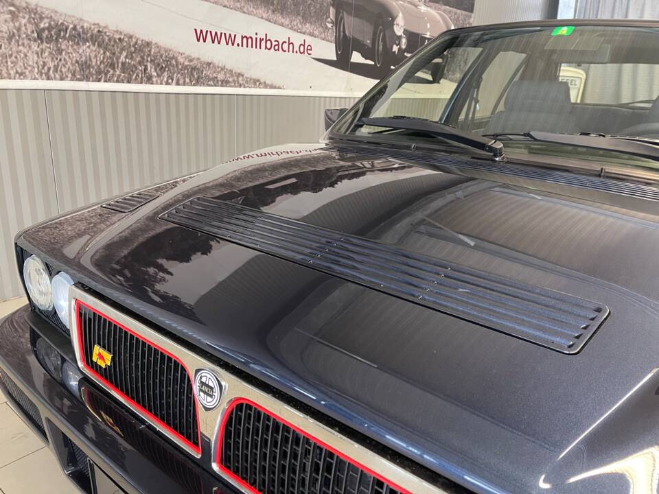 Bild 3/22 von Lancia Delta HF Integrale 16V (1991)