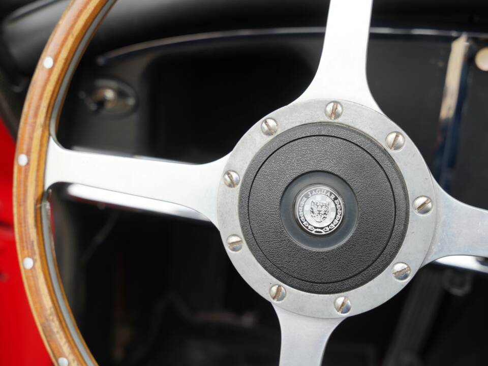 Image 10/50 of Jaguar XK 150 DHC (1960)