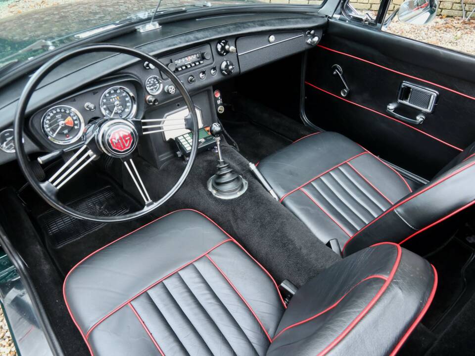 Bild 3/50 von MG MGB (1968)