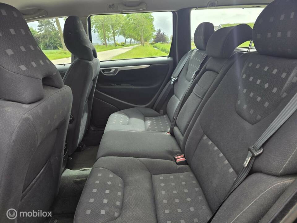Immagine 25/40 di Volvo V 70 2.4 (2006)