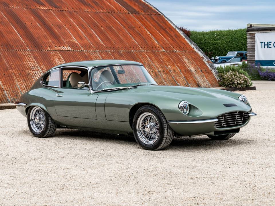 Image 22/50 of Jaguar Type E V12 (2+2) (1971)